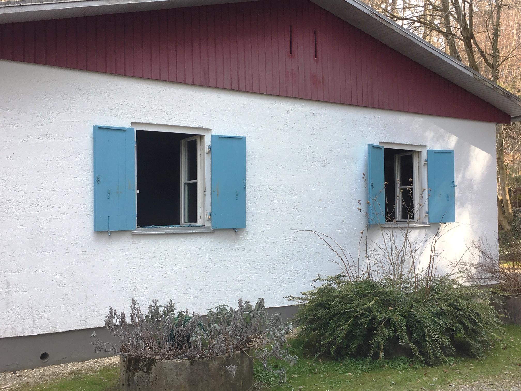 Außernbereich der Bärenbachhütte, Fenster der Schlafräume